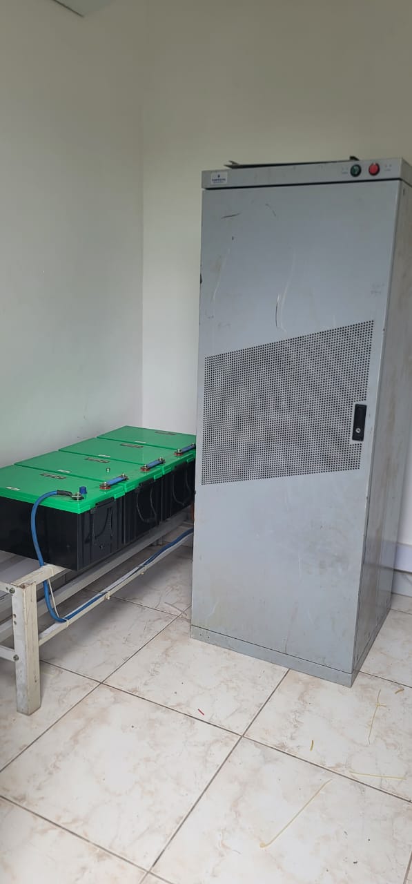 UPS cabinet & battery string