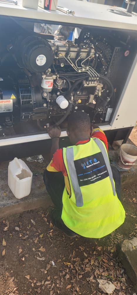 Genset delivery & crane lift